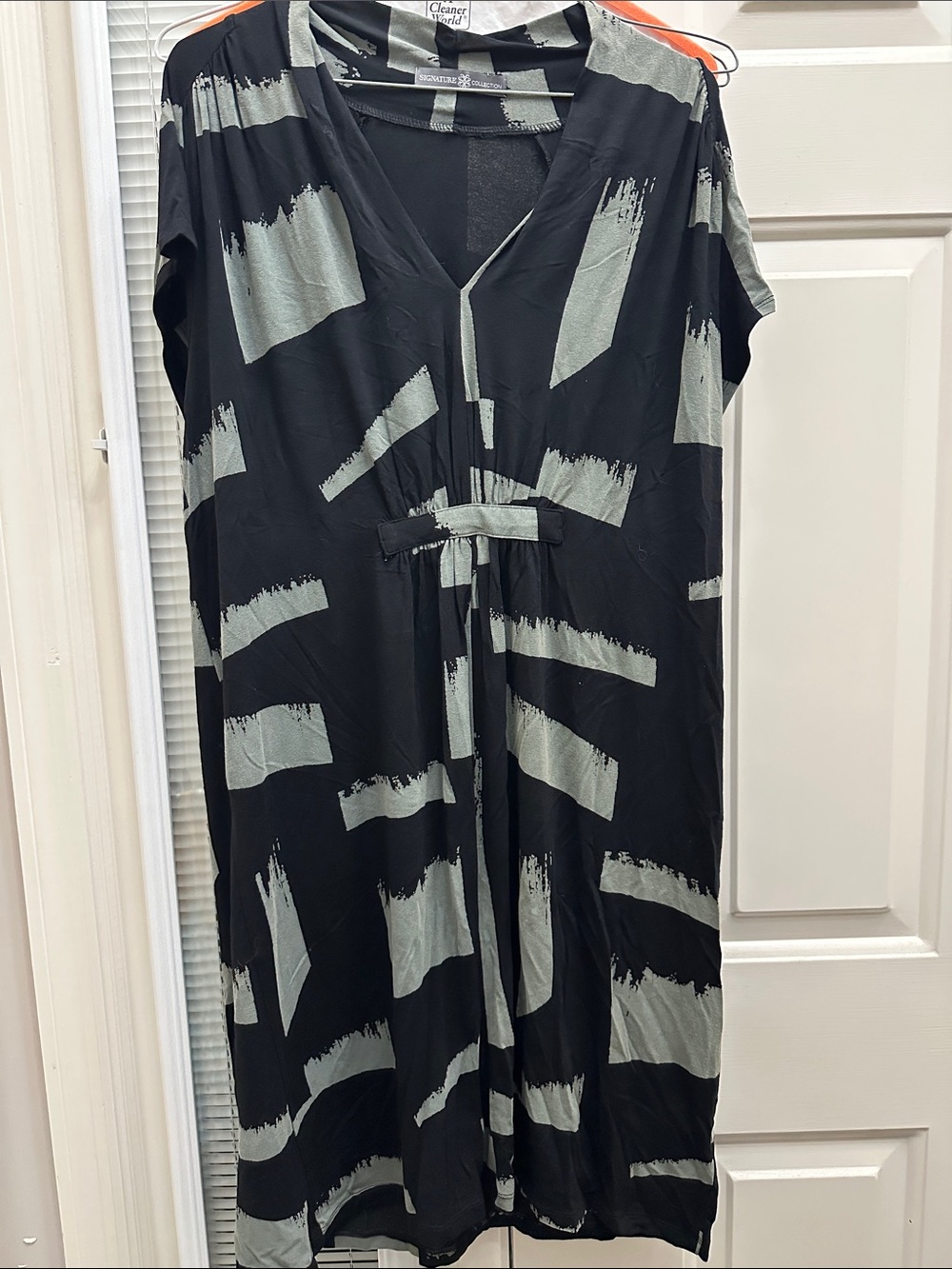 Relaxed V-Neck Black & Green Patterned Dress